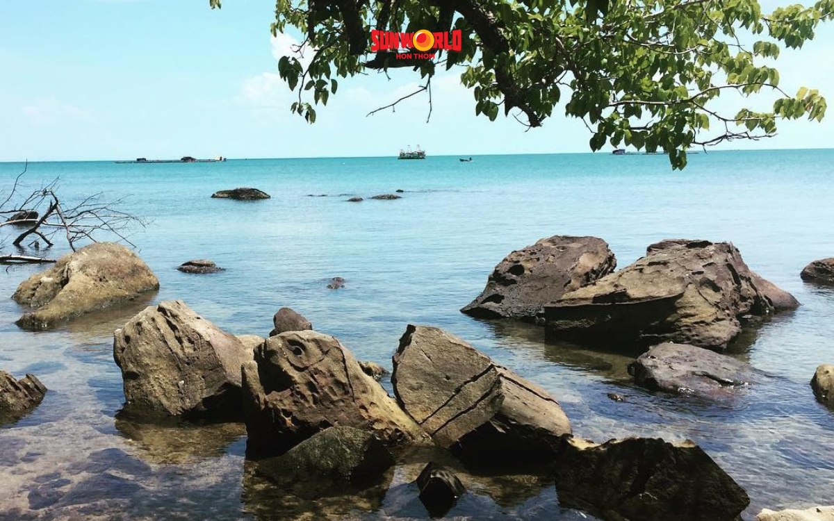 Bãi Thơm Phú Quốc có vẻ đẹp hoang sơ, hút du khách 