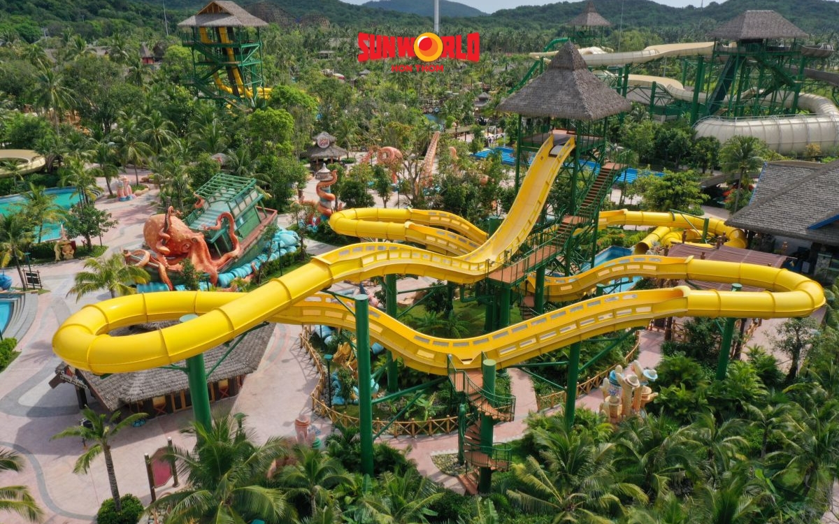 Các trò chơi ở Sun World Phú Quốc: Xà Vương Giao Chiến ở công viên nước Aquatopia