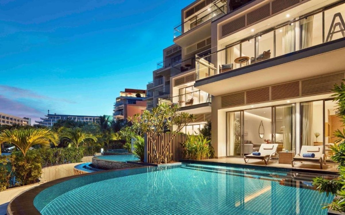Bể bơi Khách sạn Sun World Phú Quốc - Premier Residences Phu Quoc Emerald Bay