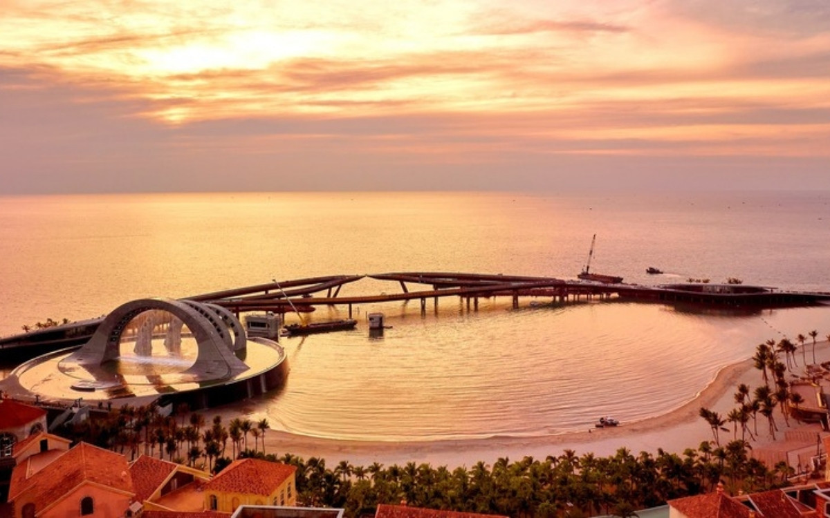 Thị trấn Hoàng Hôn (Sunset Town) và Cầu Hôn tại Phú Quốc