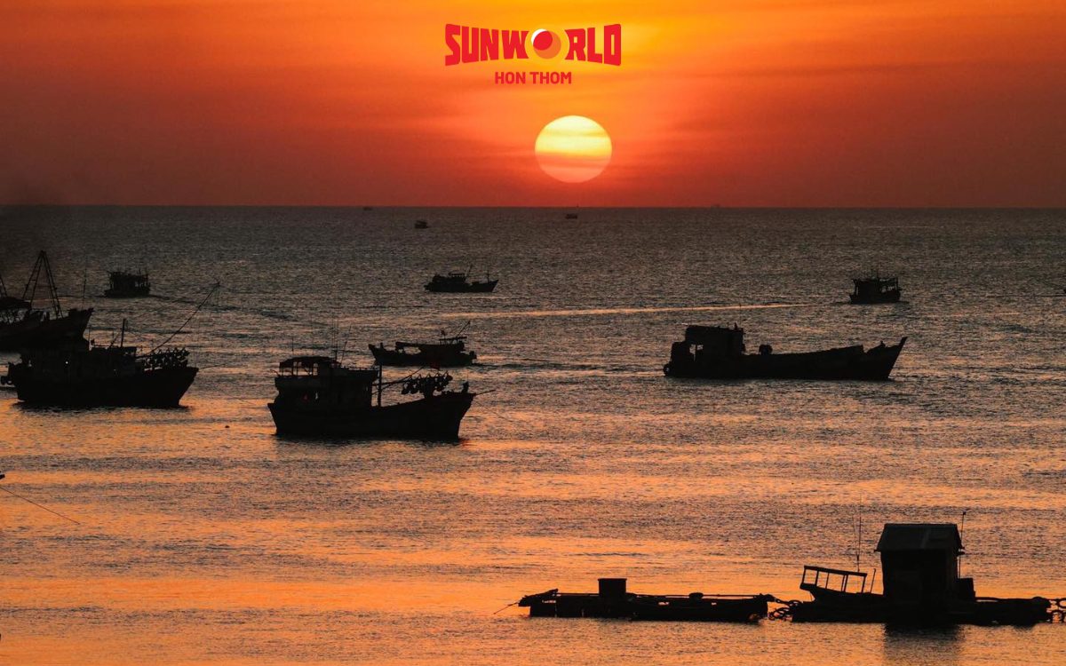 Ngắm hoàng hôn Phú Quốc ở làng Chài Hàm Ninh 